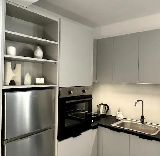 Minimal Grey Pool-front In Lejlighed Páros