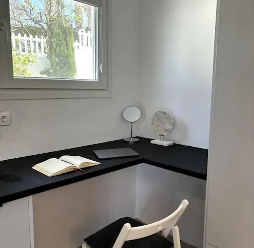 Minimal Grey Pool-front In Páros