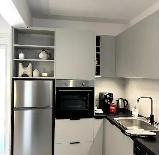 Minimal Grey Pool-front In *