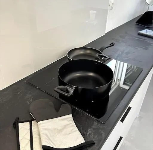 Minimal Grey Pool-front In Lejlighed Páros