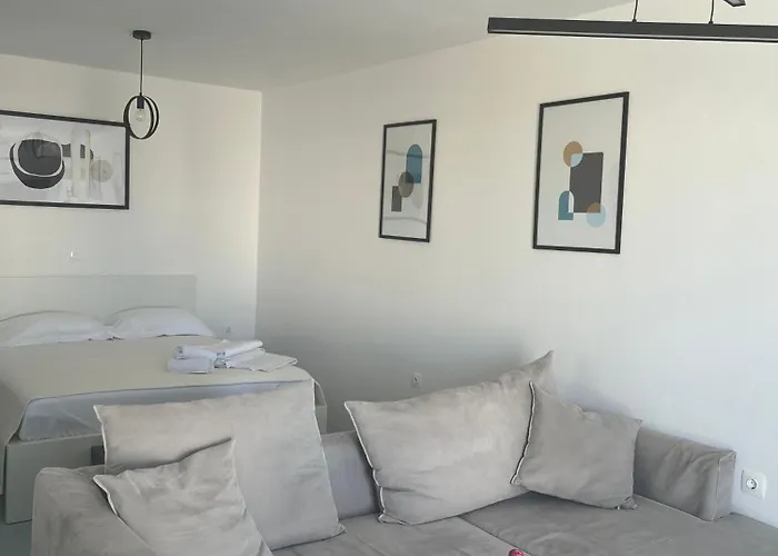 Minimal Grey Pool-front In Lejlighed Páros