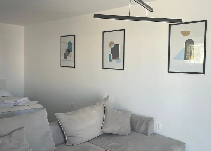 Minimal Grey Pool-front In * Páros