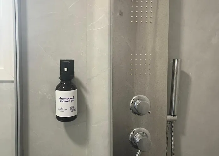 Minimal Grey Pool-front In Lejlighed Páros